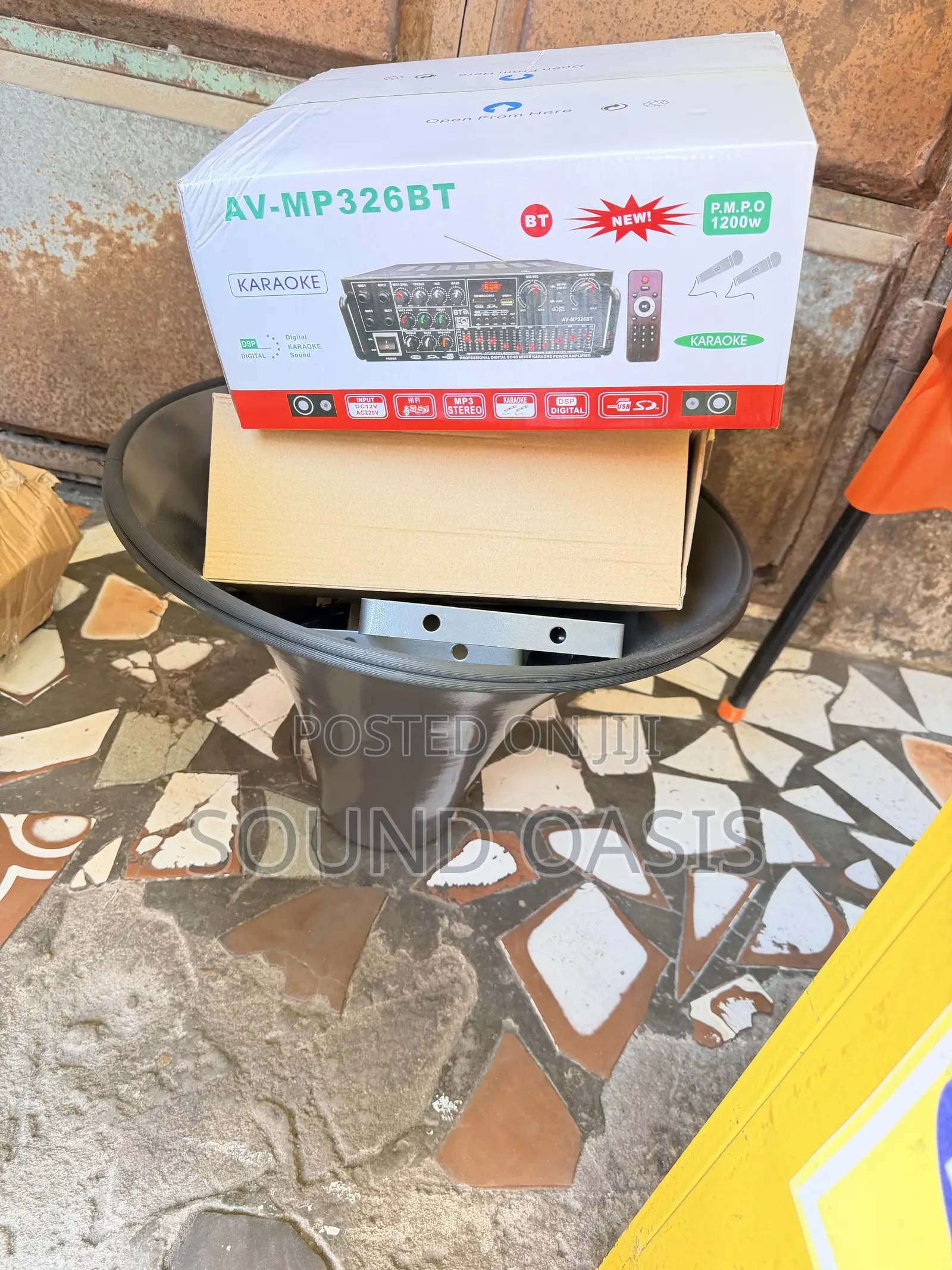 LARGE Public Address (PA) Horn Speaker WITH Teli AV Power Amplifier