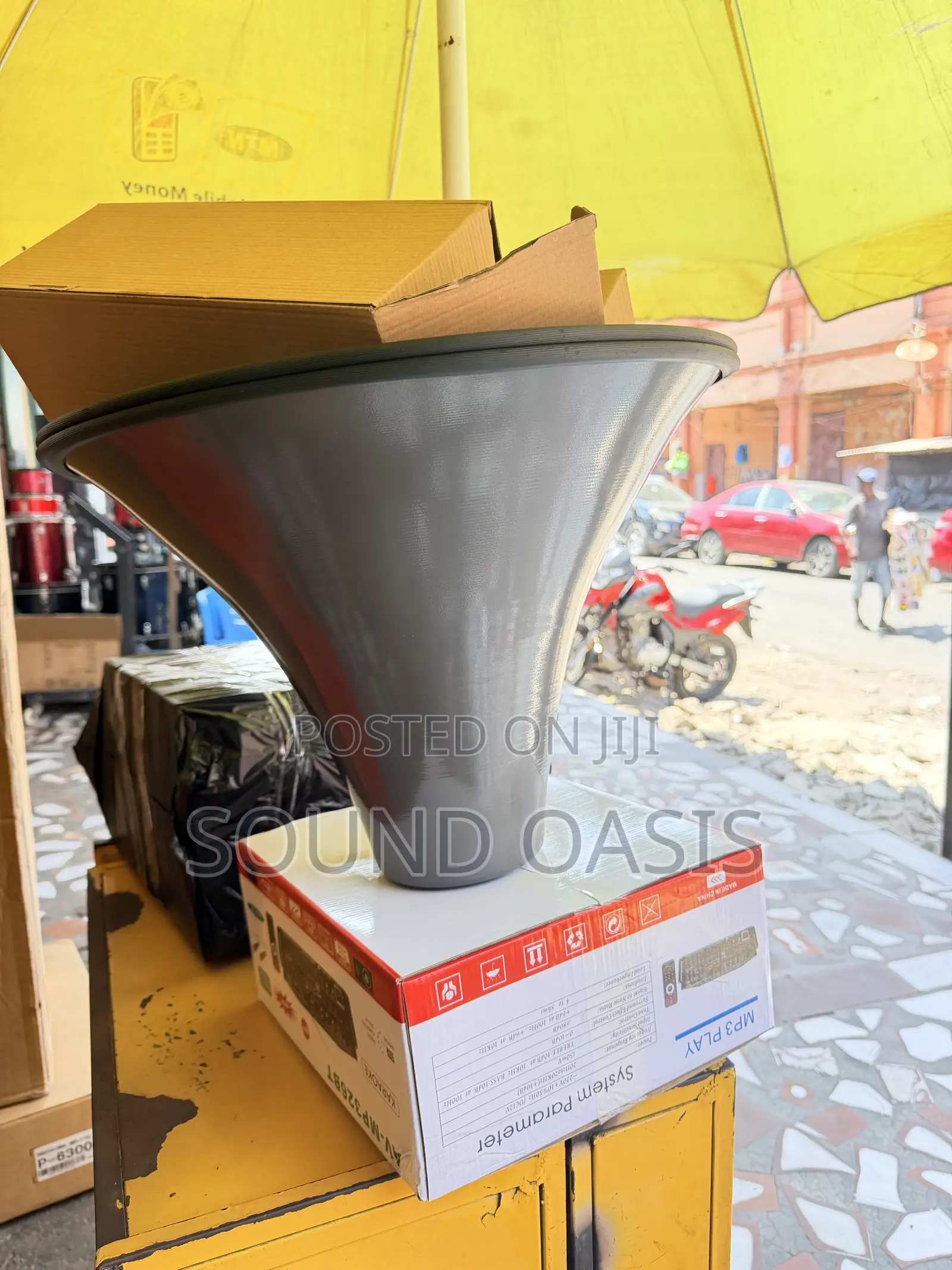 LARGE Public Address (PA) Horn Speaker WITH Teli AV Power Amplifier