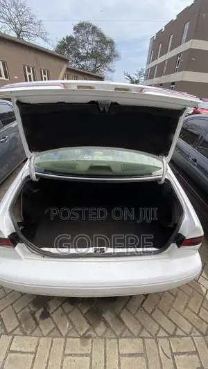 Toyota Camry Automatic 1999 White