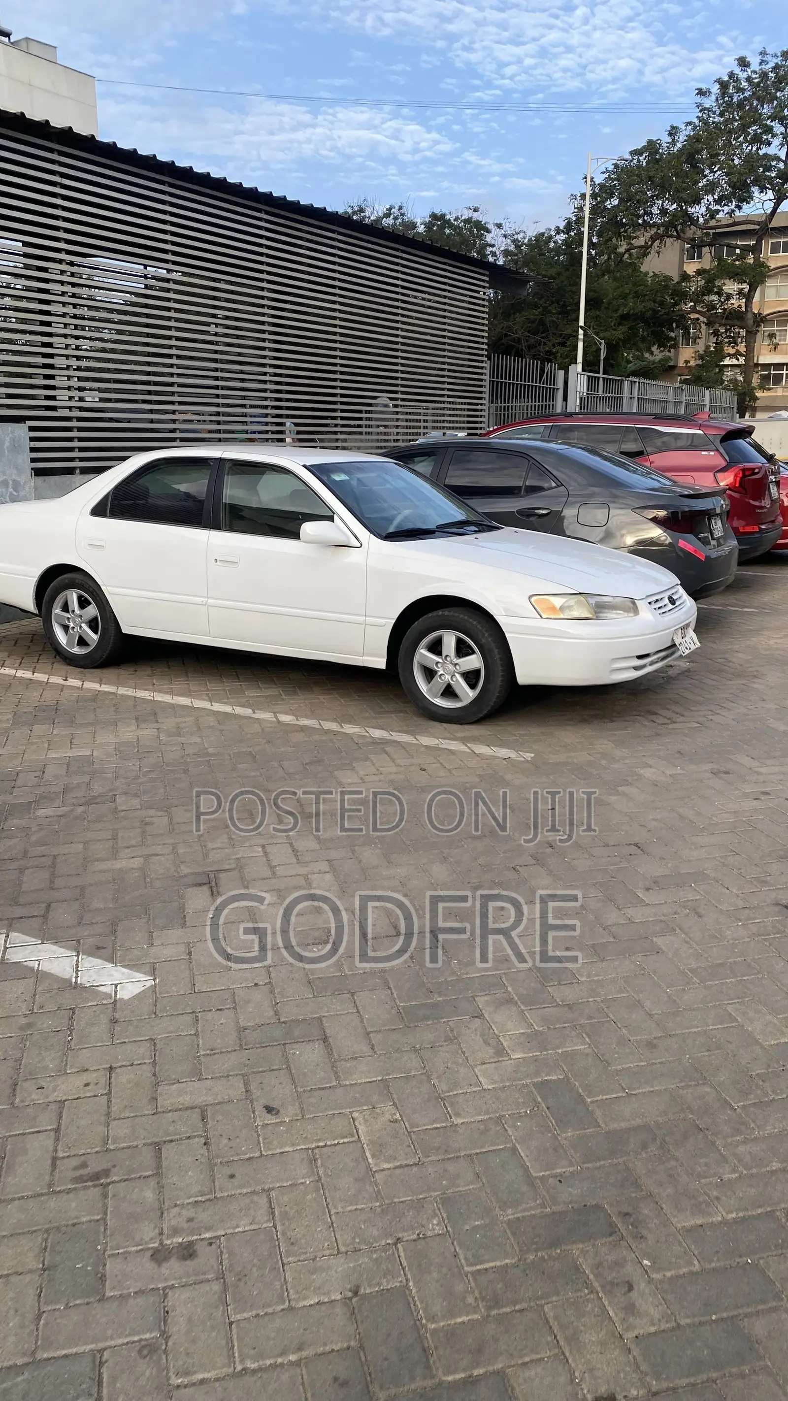 Toyota Camry Automatic 1999 White