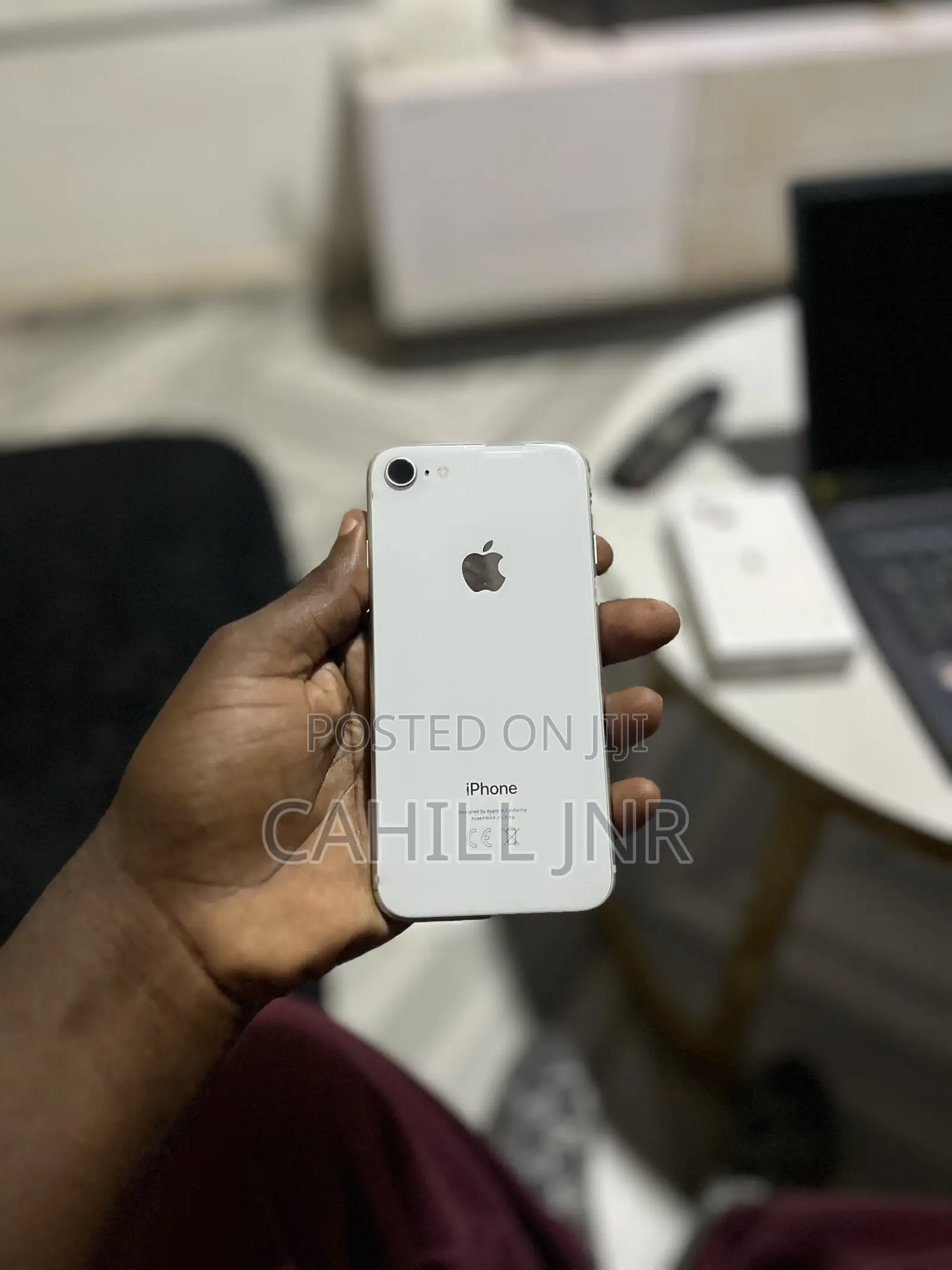 Apple iPhone 8 64 GB White