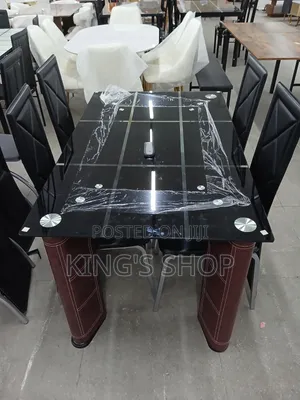 A 4 Chairs Dining Table