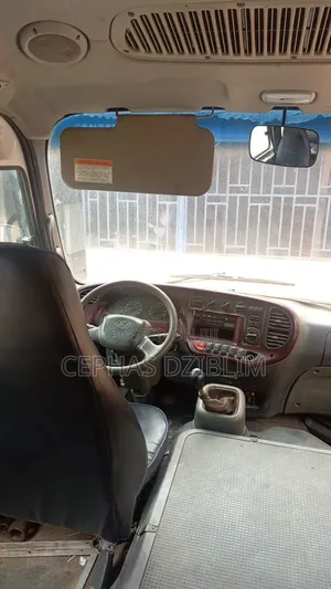 Hyundai County 2012 White