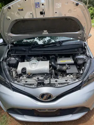 Toyota Vitz 1.3 FWD 3dr 2015 Silver