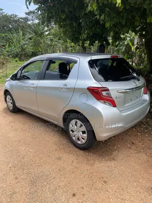 Toyota Vitz 1.3 FWD 3dr 2015 Silver
