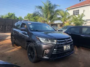 Toyota Highlander LE 4x2 (2.7L 4cyl 6A) 2016 Gray