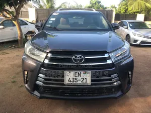 Toyota Highlander LE 4x2 (2.7L 4cyl 6A) 2016 Gray