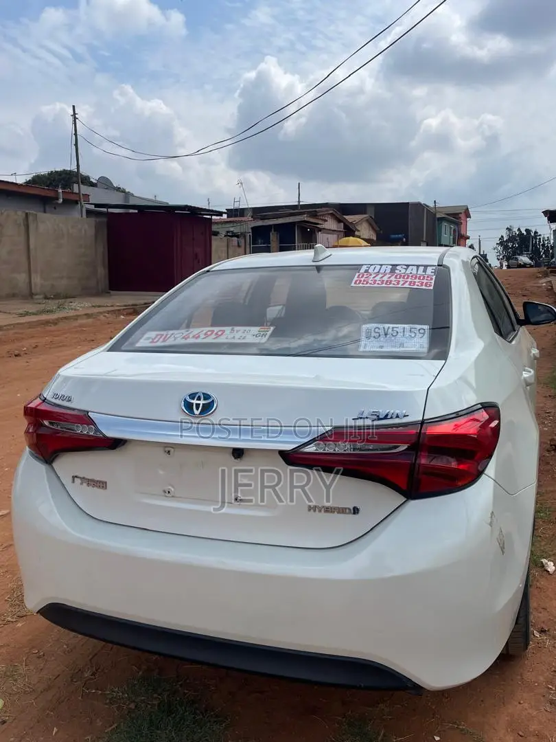 Toyota Levin Hybrid Elite Sunroof 2018 White