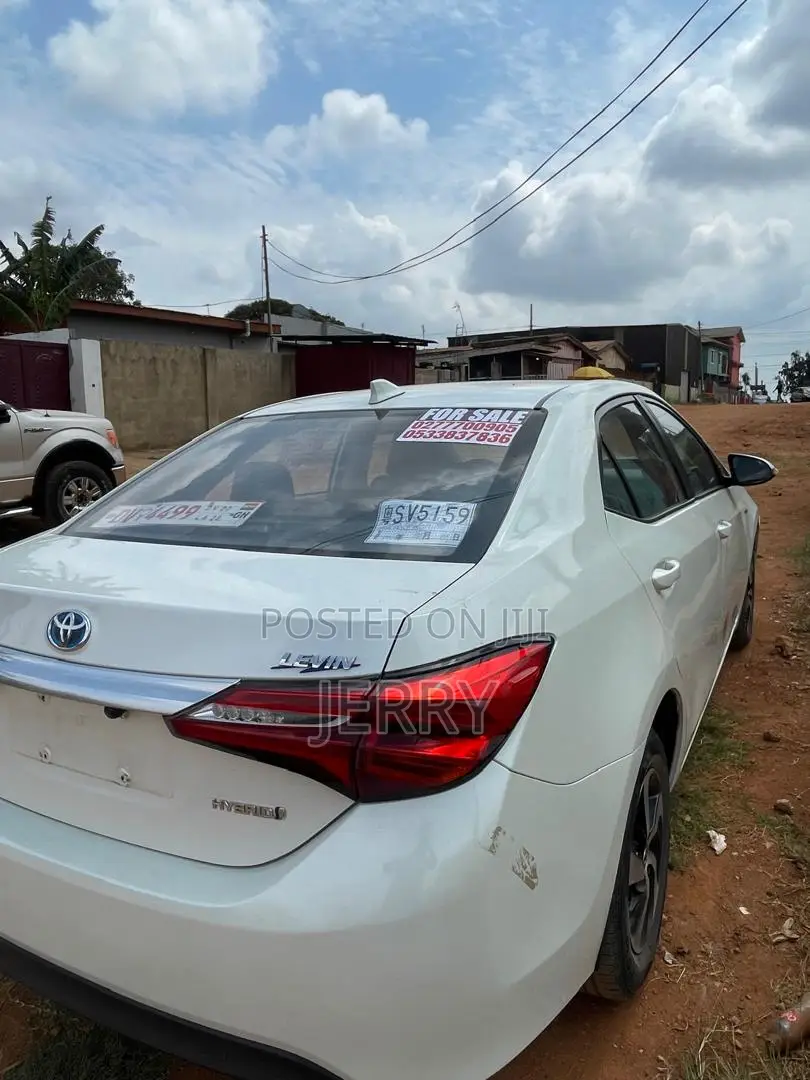 Toyota Levin Hybrid Elite Sunroof 2018 White