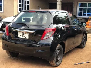 Toyota Yaris 2013 Black