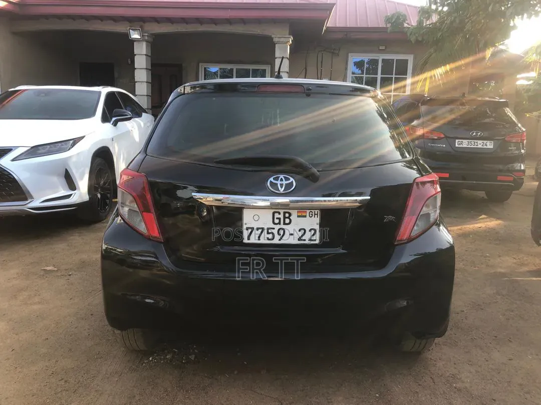 Toyota Yaris 2013 Black