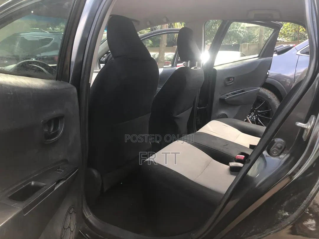Toyota Yaris 2013 Black