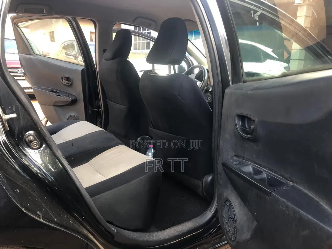 Toyota Yaris 2013 Black