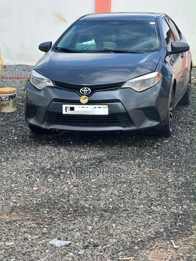Toyota Corolla LE 4dr Sedan (1.8L 4cyl CVT) 2015 Gray