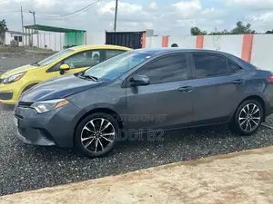 Toyota Corolla LE 4dr Sedan (1.8L 4cyl CVT) 2015 Gray
