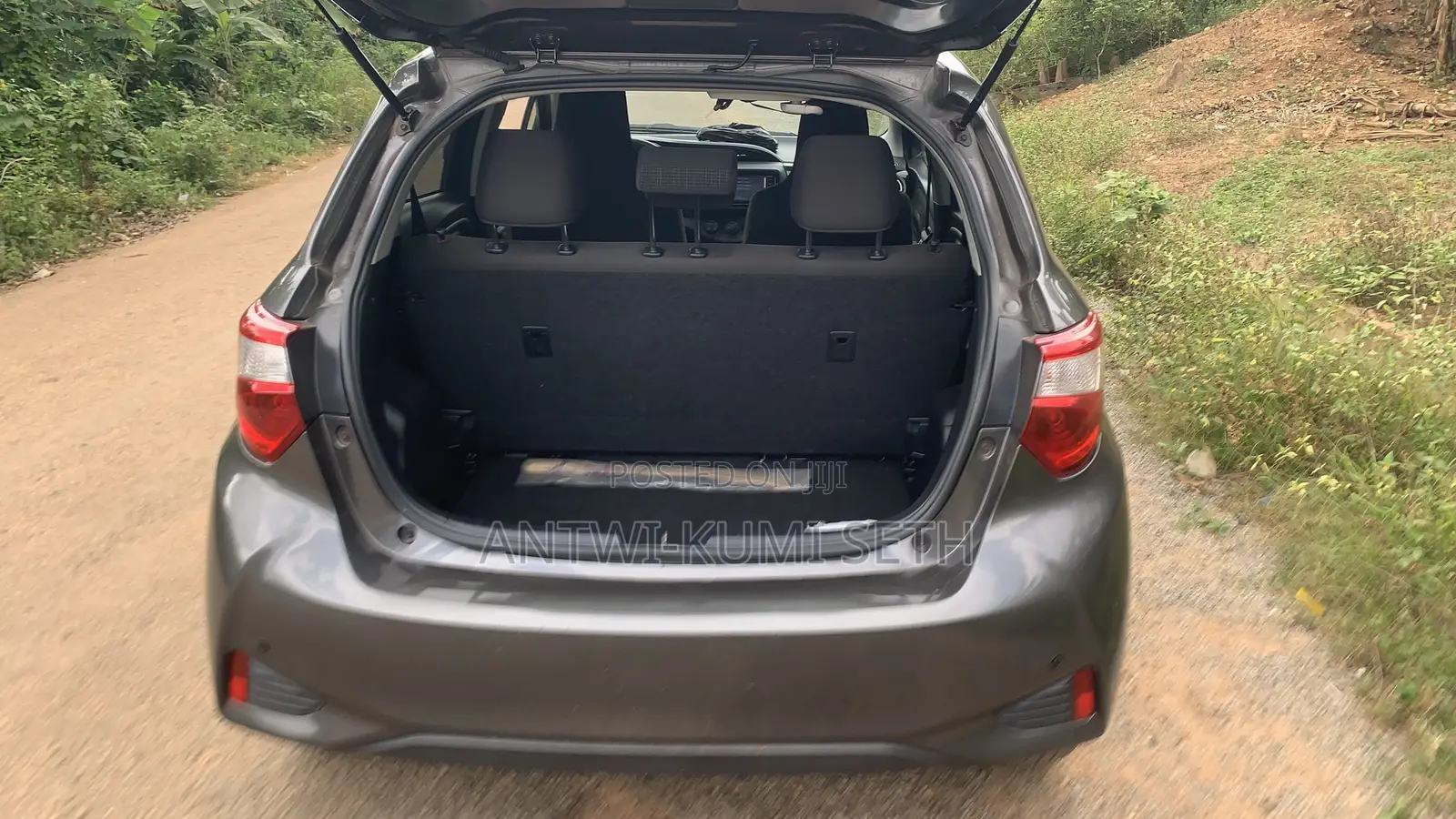 Toyota Vitz 1.0 FWD 5dr 2017 Gray