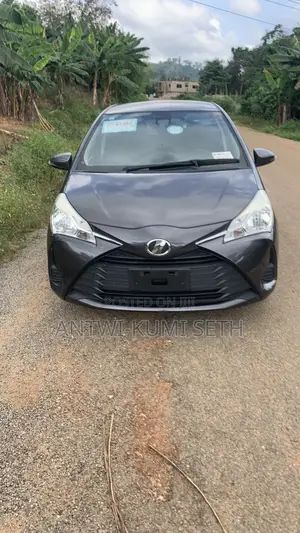 Toyota Vitz 1.0 FWD 5dr 2017 Gray
