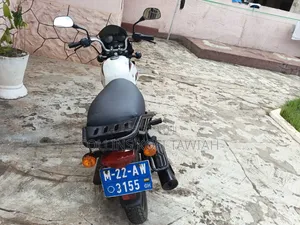 Bajaj Boxer 2022 White