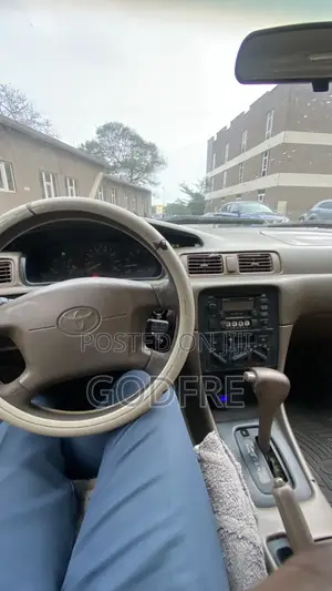 Toyota Camry Automatic 1999 White