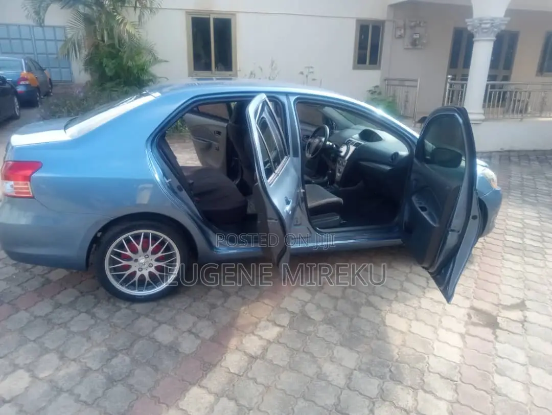 Toyota Yaris 2011 Blue