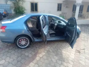 Toyota Yaris 2011 Blue