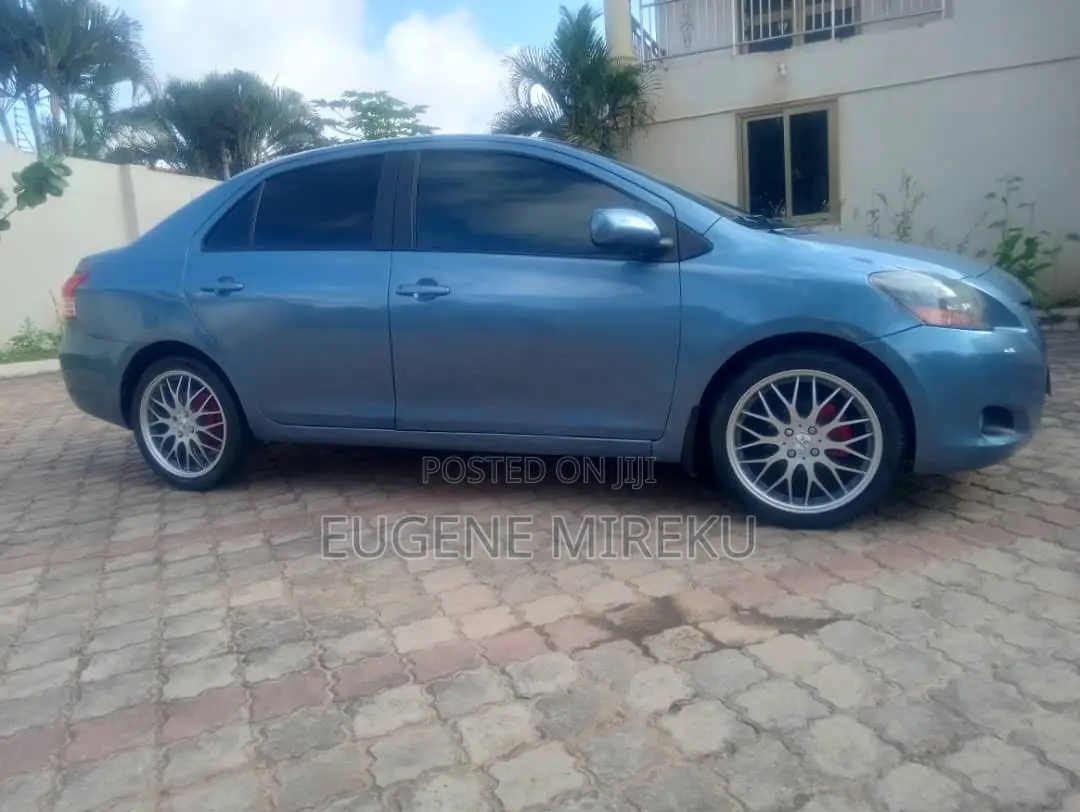 Toyota Yaris 2011 Blue