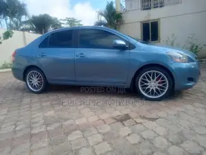 Toyota Yaris 2011 Blue