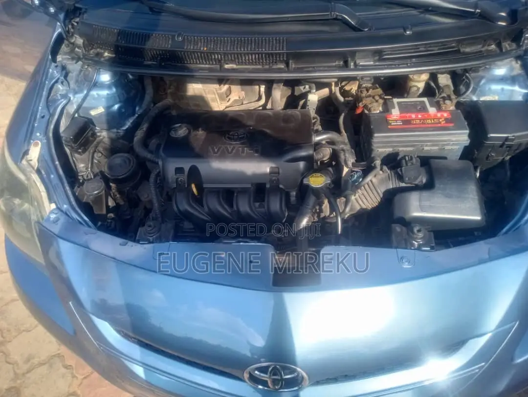 Toyota Yaris 2011 Blue