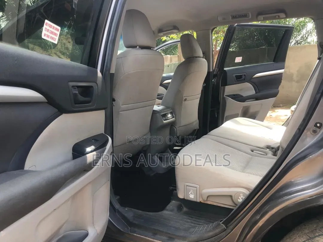 Toyota Highlander LE 4x2 (2.7L 4cyl 6A) 2016 Gray