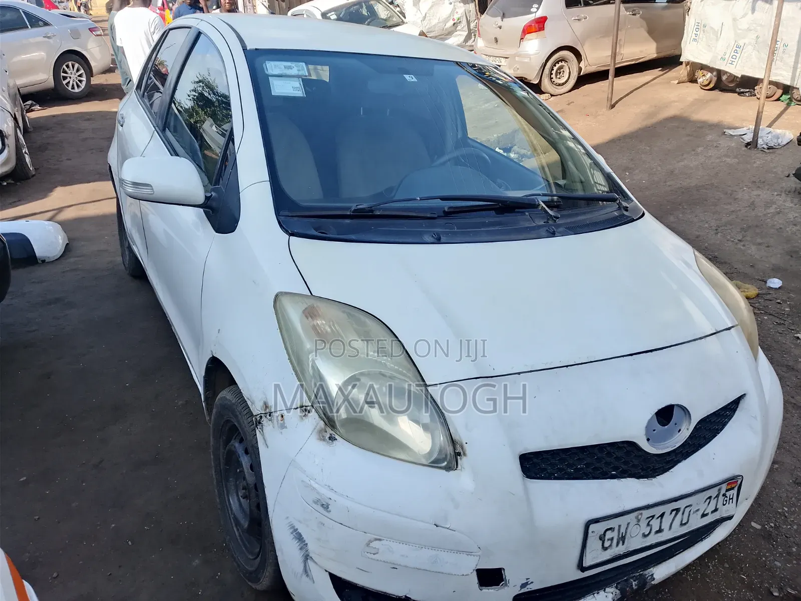 Toyota Vitz 1.0 FWD 3dr 2010 White