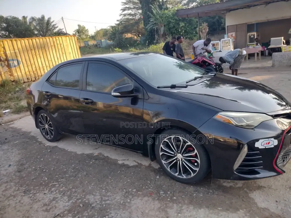 Toyota Corolla 2016 Black