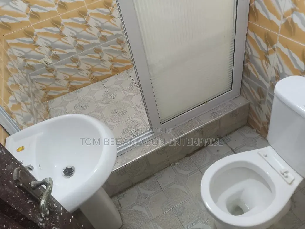 2bdrm Apartment in Tommylee, Akweley for rent