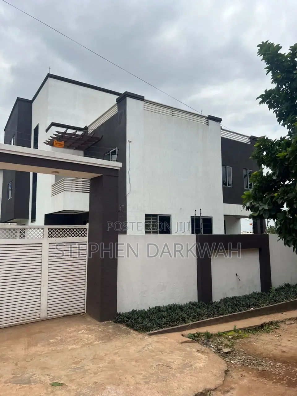 6bdrm Mansion in Starqman Realty, Atwima Nwabiagya for sale