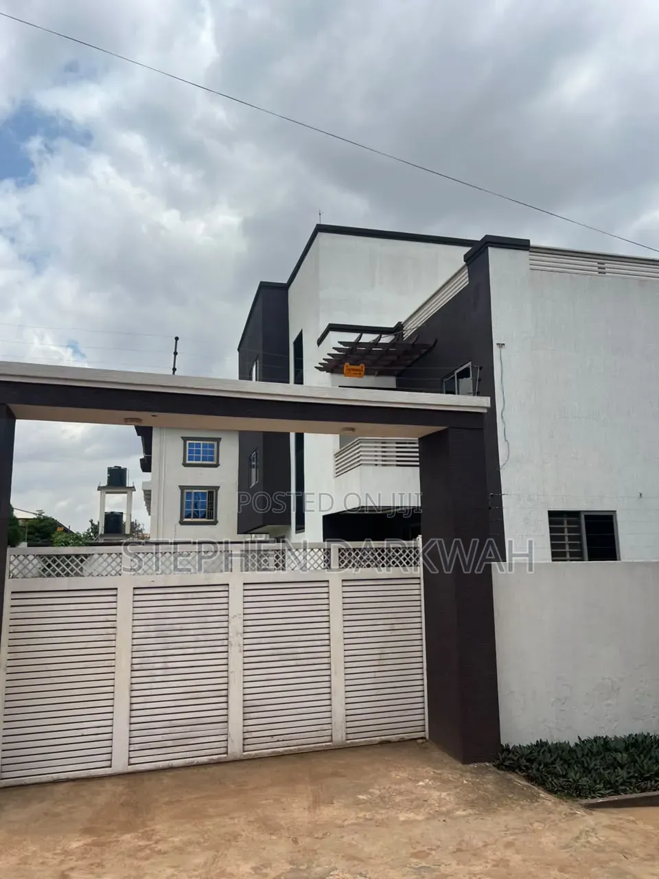 6bdrm Mansion in Starqman Realty, Atwima Nwabiagya for sale