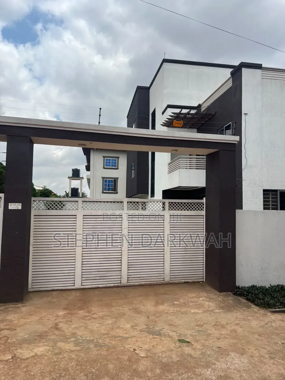 6bdrm Mansion in Starqman Realty, Atwima Nwabiagya for sale