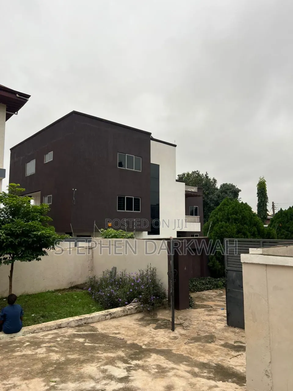 6bdrm Mansion in Starqman Realty, Atwima Nwabiagya for sale