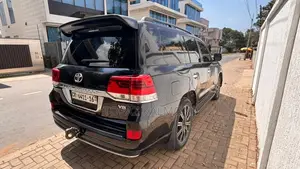 Toyota Land Cruiser 2015 Black