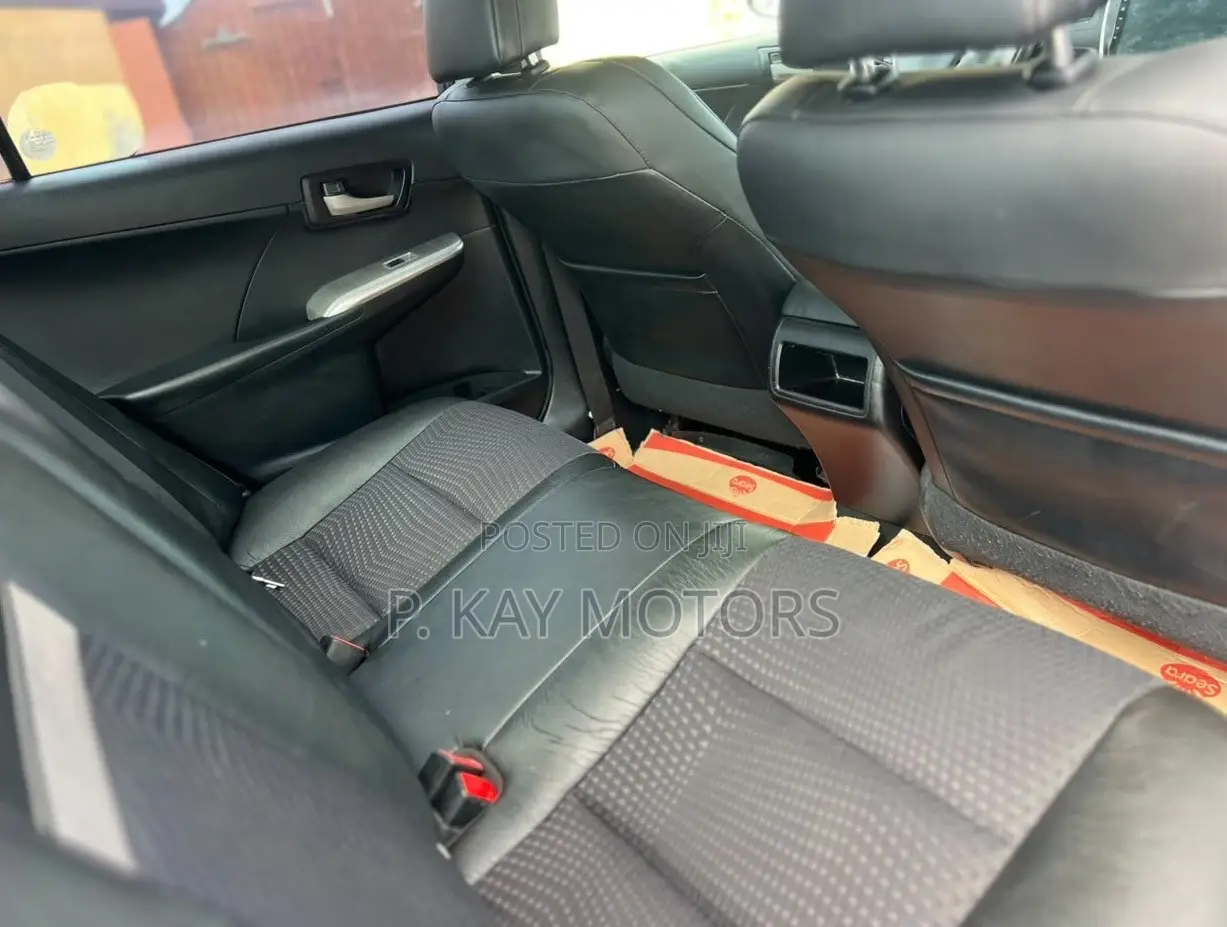 Toyota Camry SE 4dr Sedan (2.5L 4cyl 6A) 2014 Matt Black