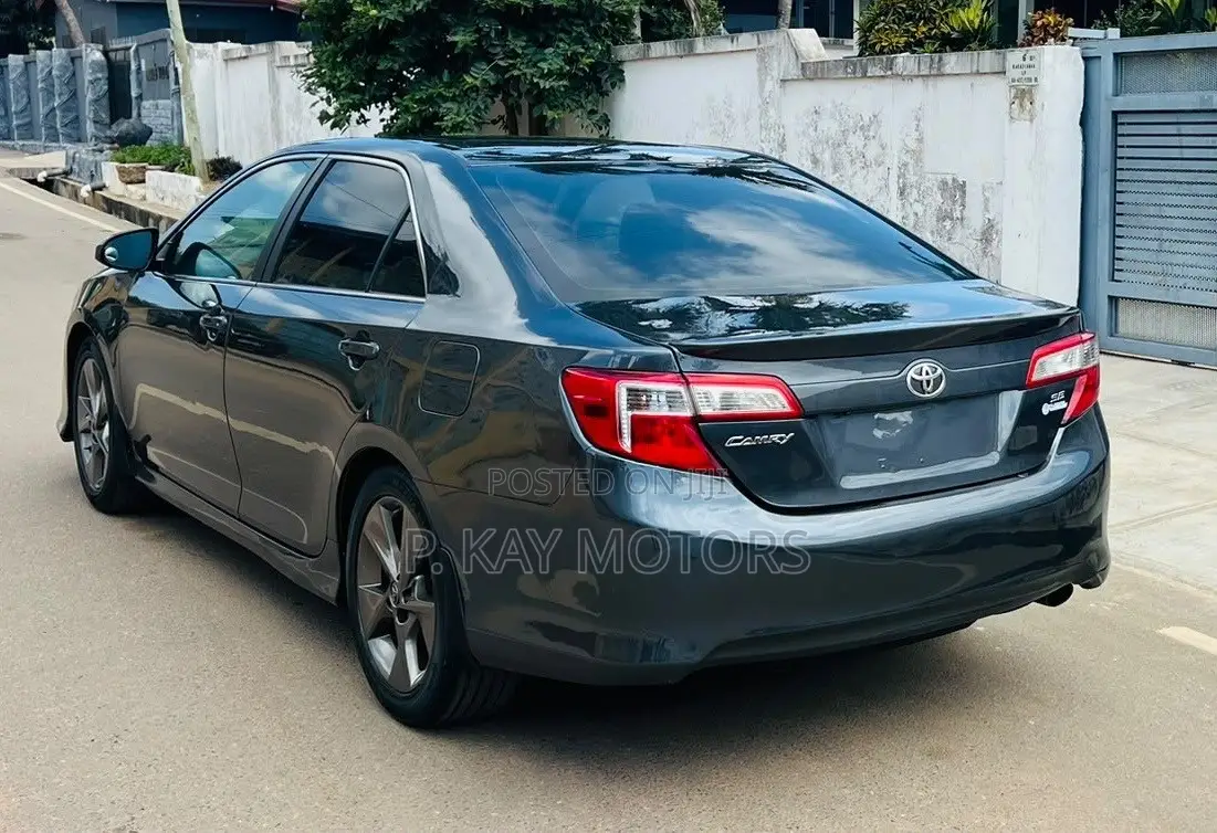 Toyota Camry SE 4dr Sedan (2.5L 4cyl 6A) 2014 Matt Black