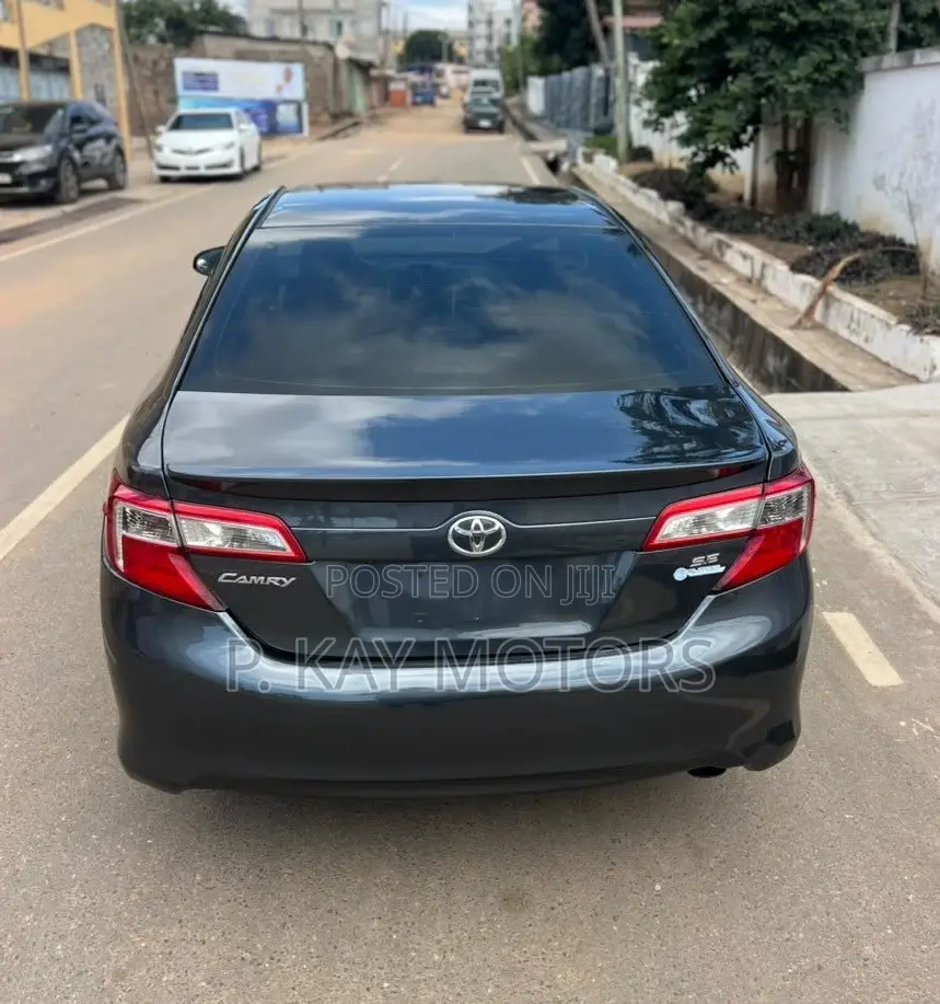 Toyota Camry SE 4dr Sedan (2.5L 4cyl 6A) 2014 Matt Black