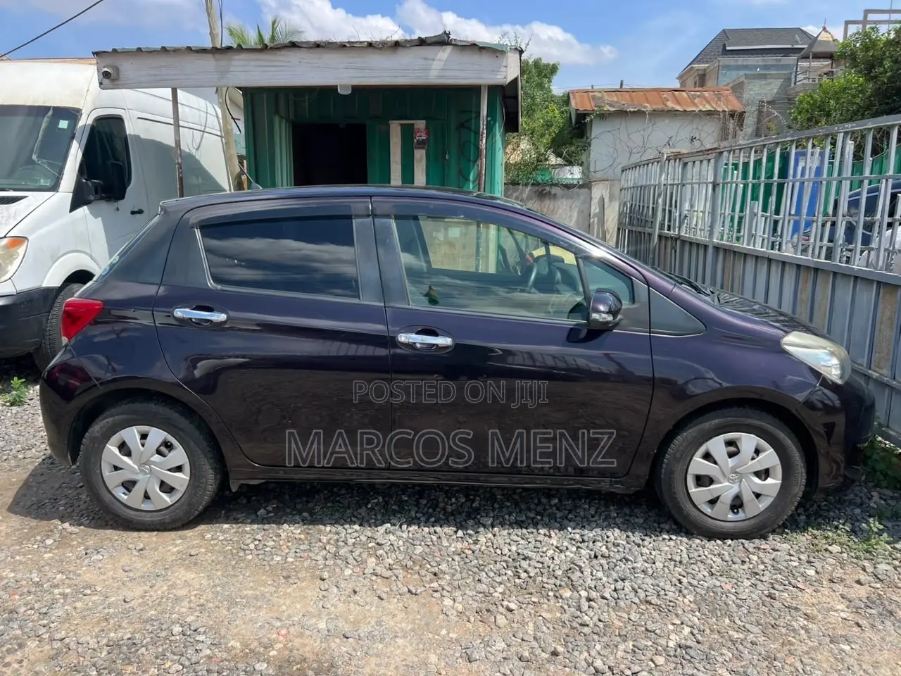 Toyota Vitz 2016 Brown