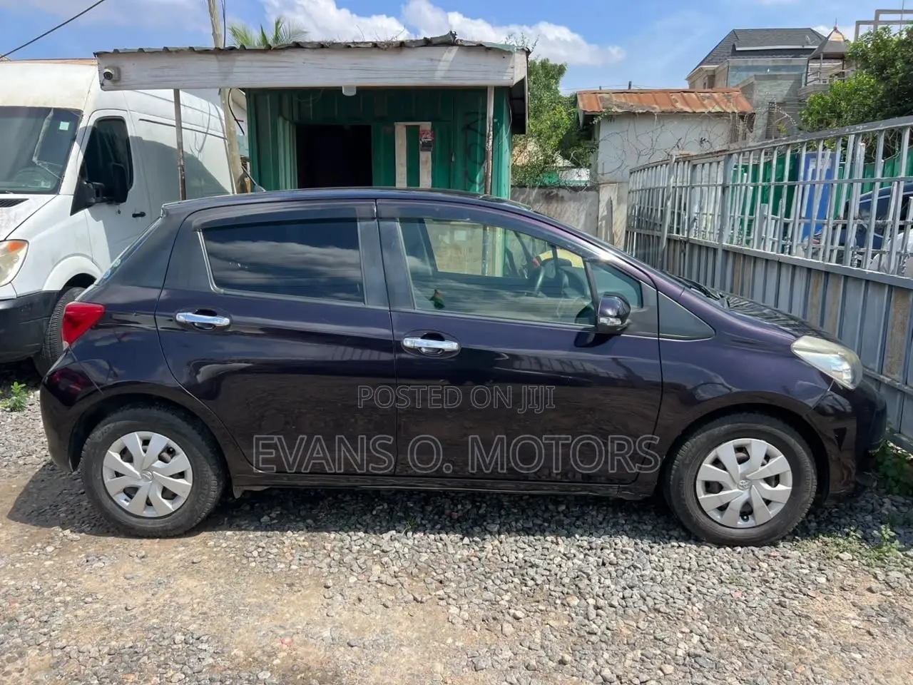 Toyota Vitz 2016 Brown