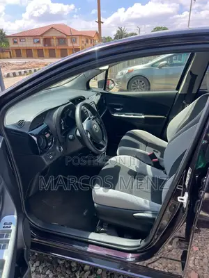 Toyota Vitz 2016 Brown