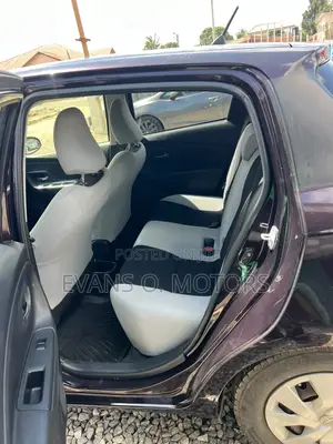 Toyota Vitz 2016 Brown
