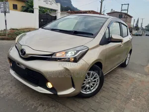 Toyota Vitz 1.5 FWD 5dr 2016 Gold