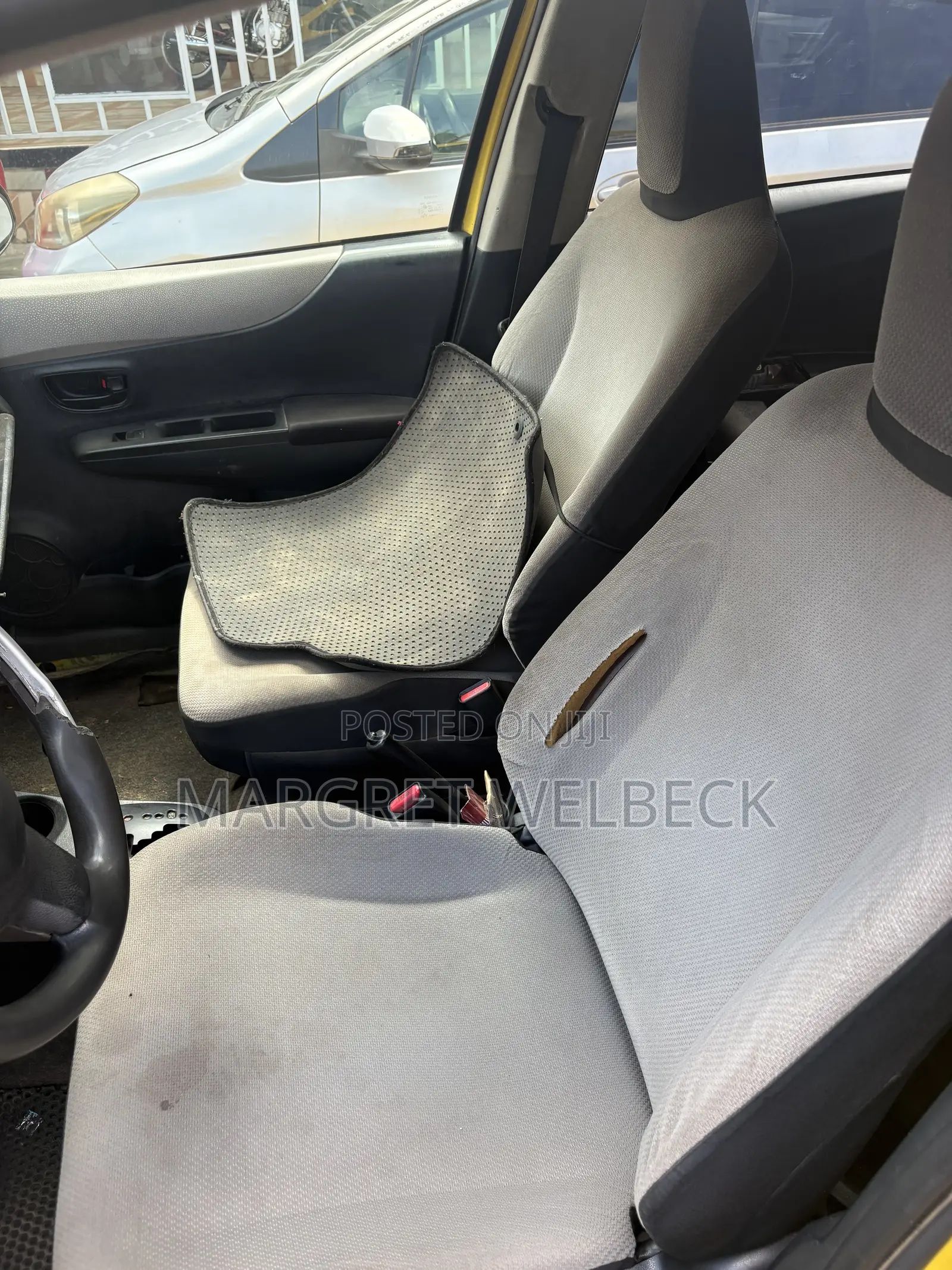 Toyota Vitz 1.5 FWD 3dr 2012 Yellow