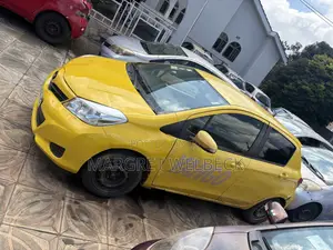 Toyota Vitz 1.5 FWD 3dr 2012 Yellow