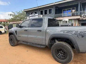 RAM 1500 Classic Tradesman Crew Cab 4WD 6.3 ft SB 2023 Gray
