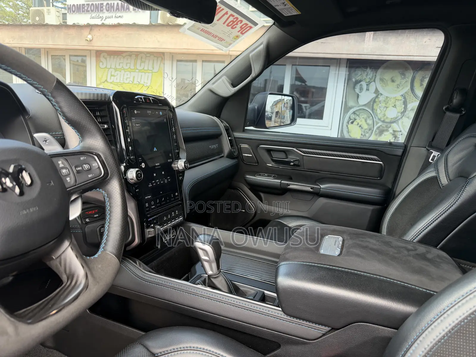 RAM 1500 Classic Tradesman Crew Cab 4WD 6.3 ft SB 2023 Gray