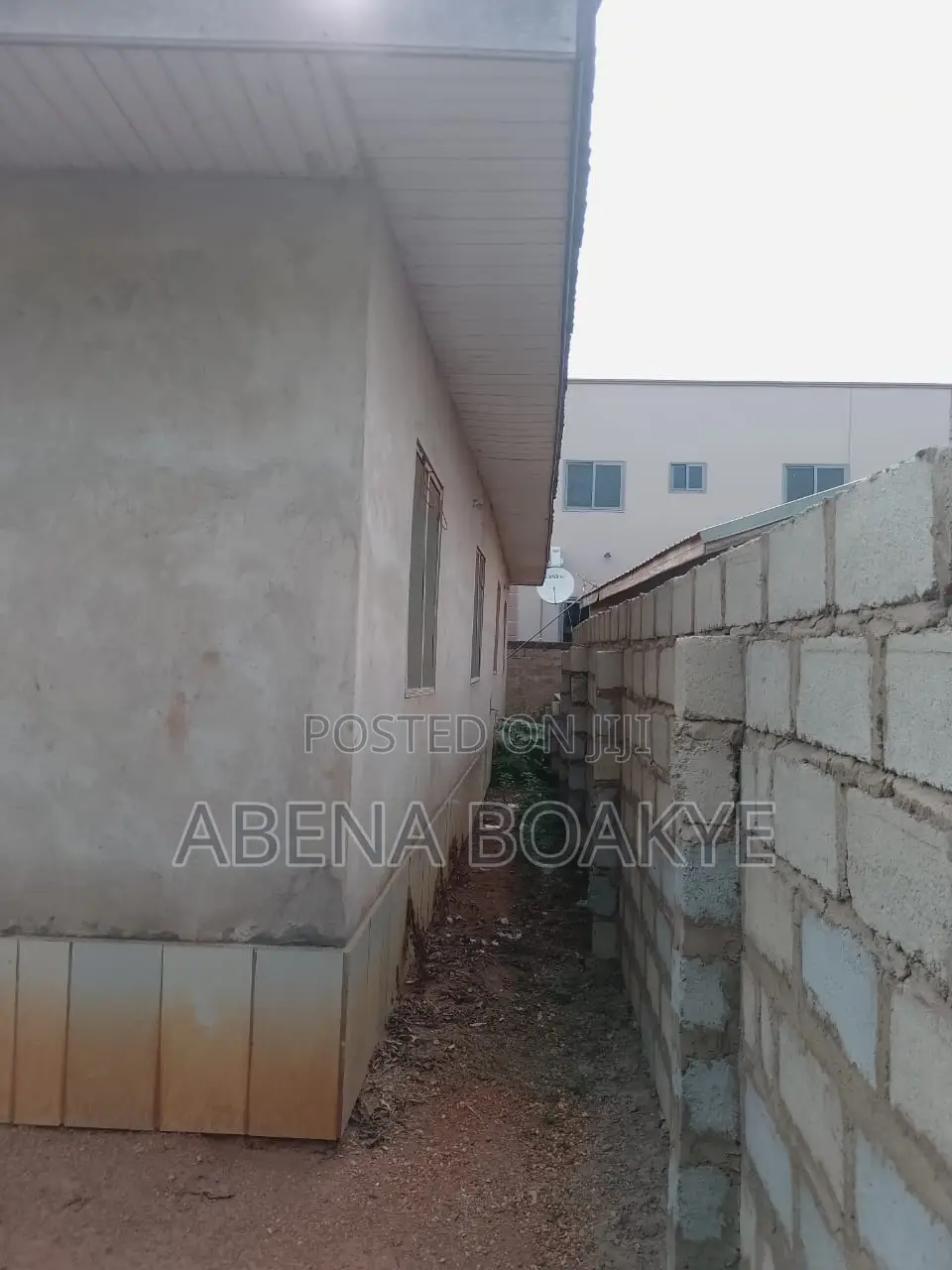 4bdrm Apartment in Ghana Flag for sale